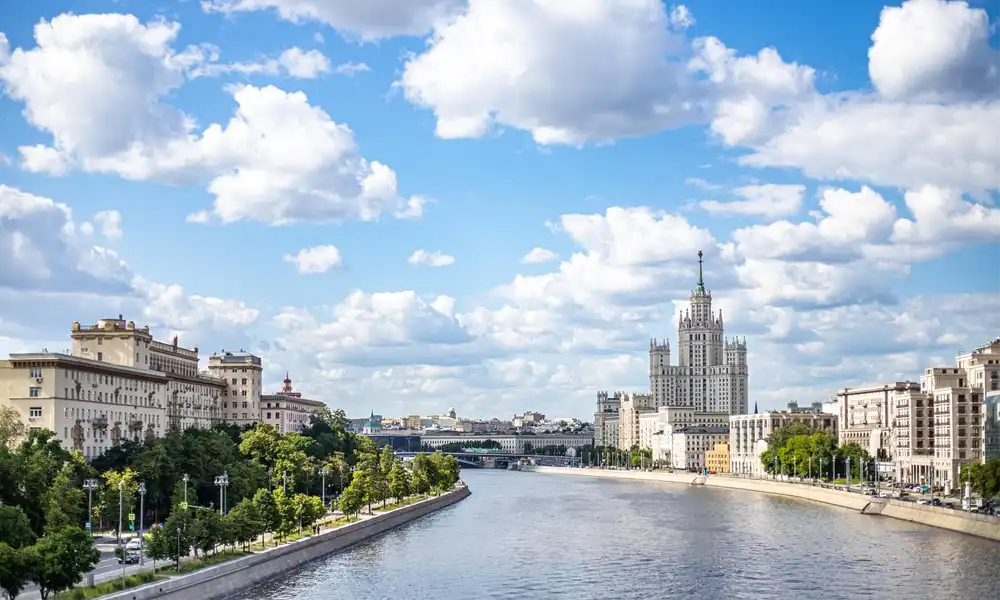 Sankt Peterburg i Moskva